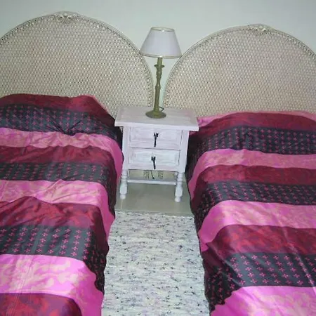 Klein Cosy Met Frontaal En Zeezicht Damas